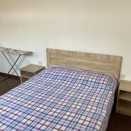 46,2 Karmysova Street Serviced Apartments 알마티 외부 사진