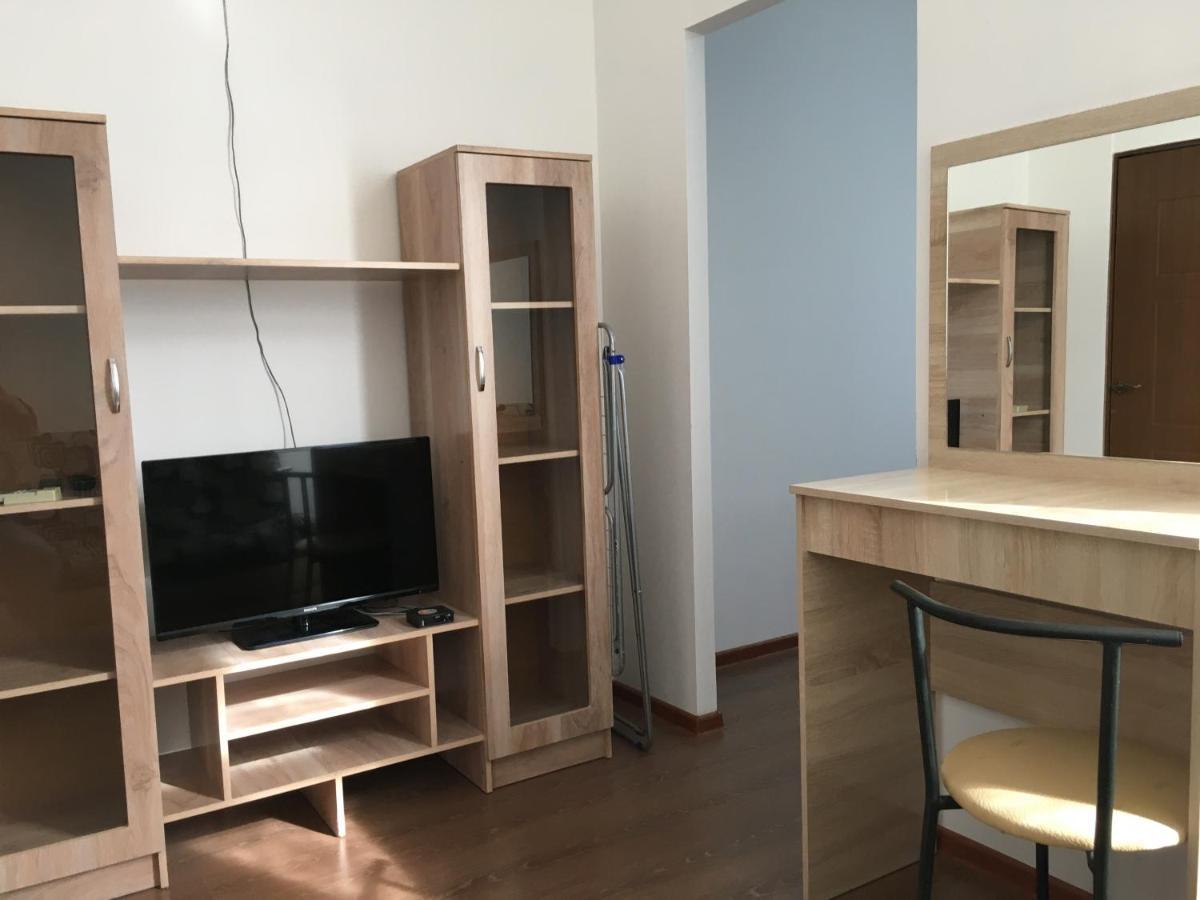 46,2 Karmysova Street Serviced Apartments 알마티 외부 사진