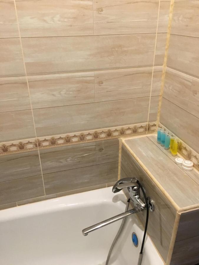 46,2 Karmysova Street Serviced Apartments 알마티 외부 사진