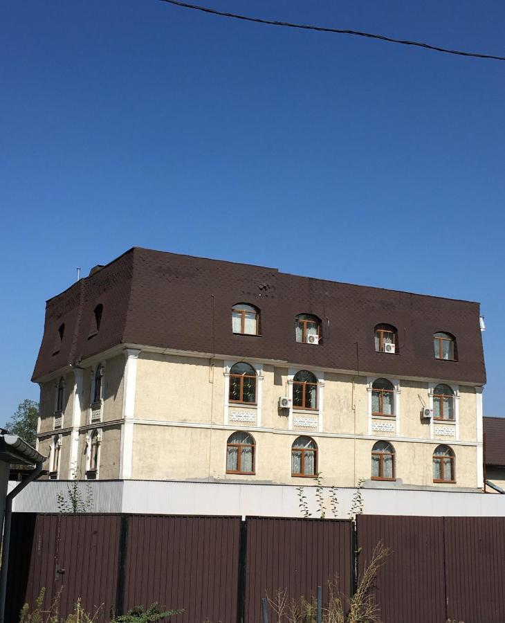 46,2 Karmysova Street Serviced Apartments 알마티 외부 사진
