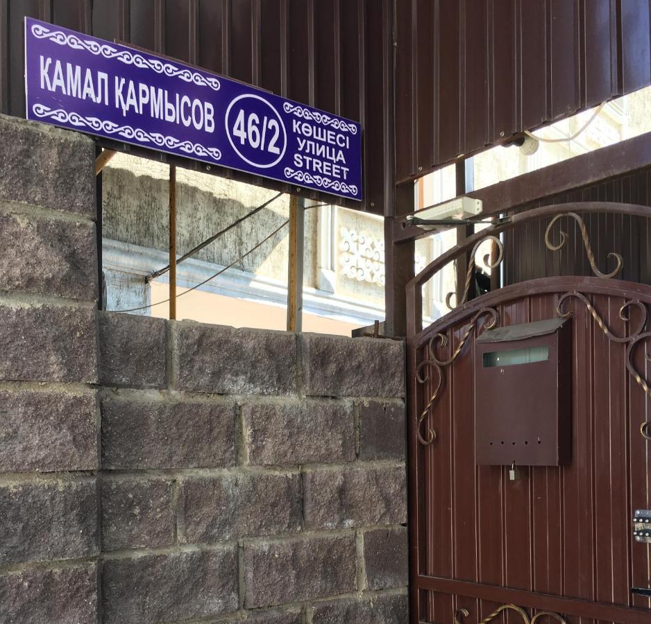 46,2 Karmysova Street Serviced Apartments 알마티 외부 사진