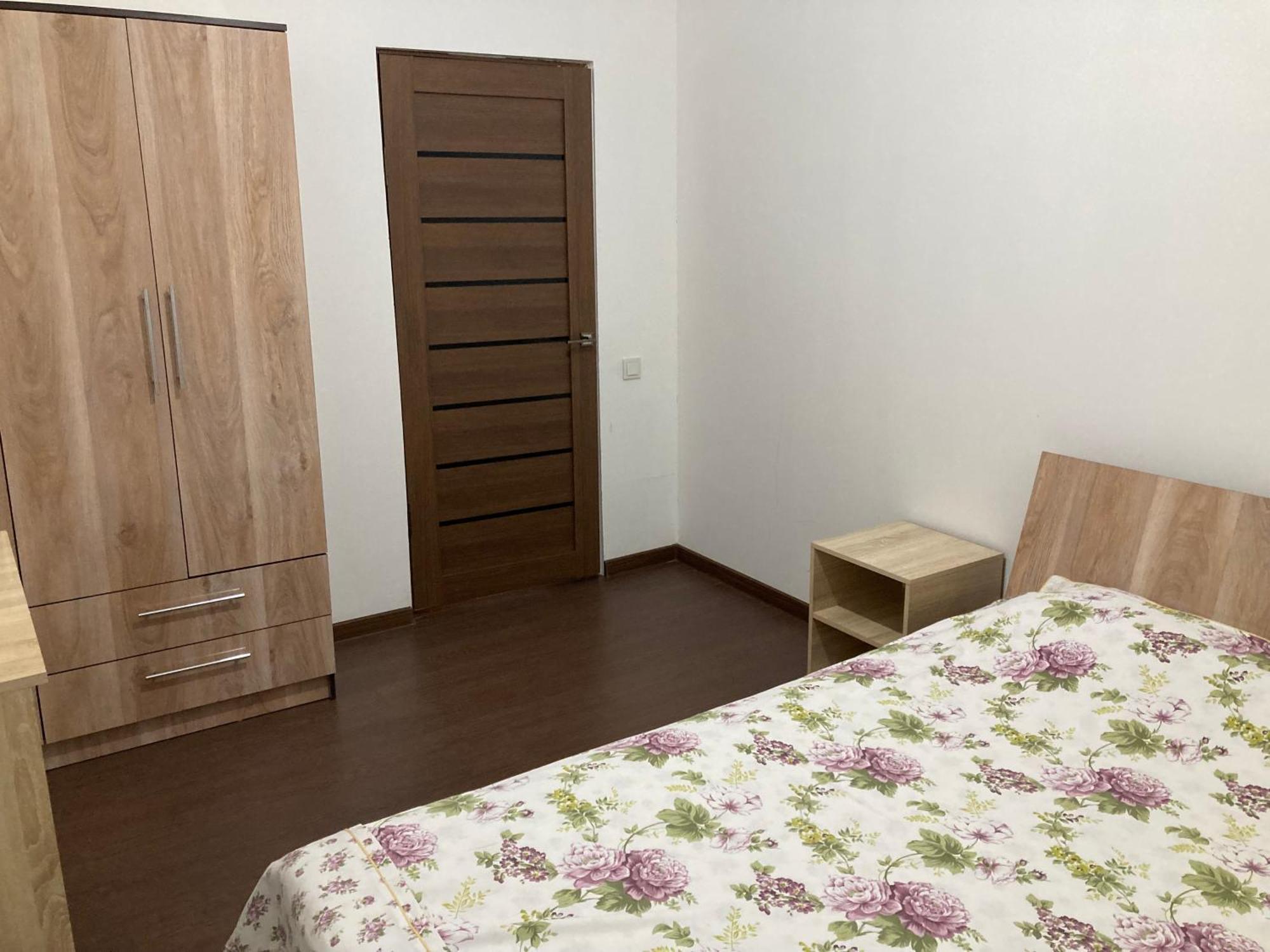 46,2 Karmysova Street Serviced Apartments 알마티 외부 사진