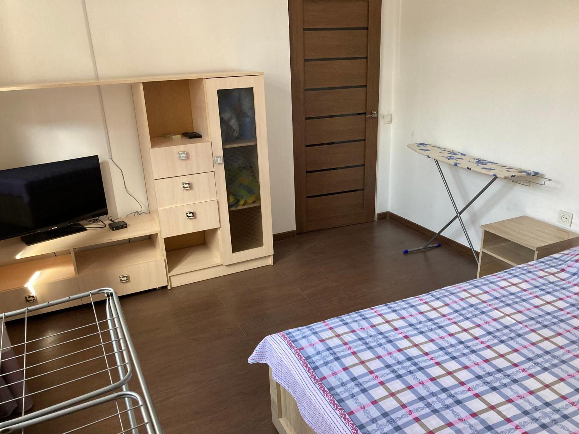 46,2 Karmysova Street Serviced Apartments 알마티 외부 사진